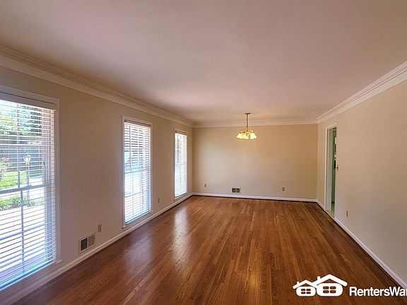 3rd image of 3040 Saint Andrews Dr