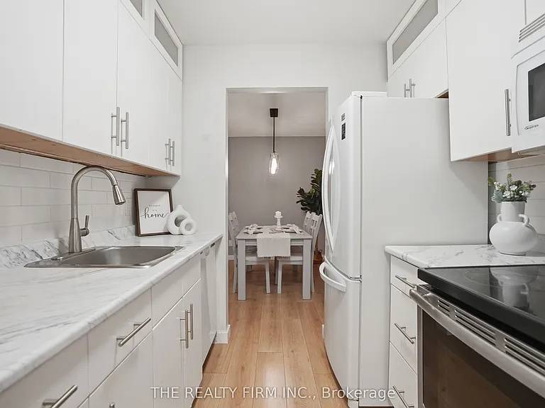 735 Deveron Cres #310 — Photo 10