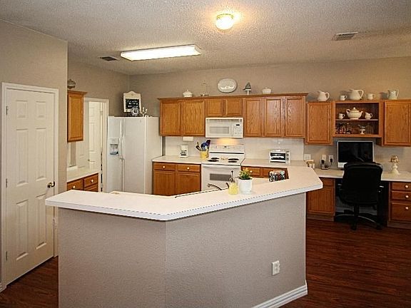 5th image of 2124 Fountain Dr