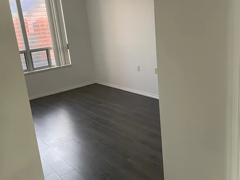 35 Finch Ave E #Penthouse 201 — Photo 2