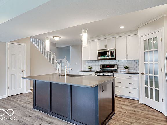3rd image of 9844 Plantana Blvd