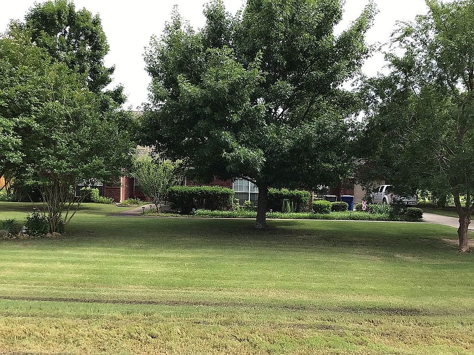 1st image of 1935 Thornberry Dr