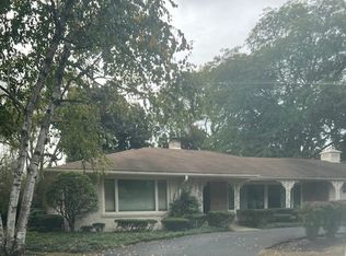 57 Park Ln, Golf, IL 60029