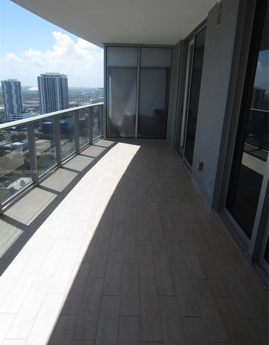 Aria On The Bay Condo — Photo 3