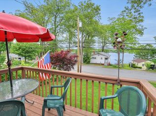 124 Deepwood Dr, Amston, CT 06231