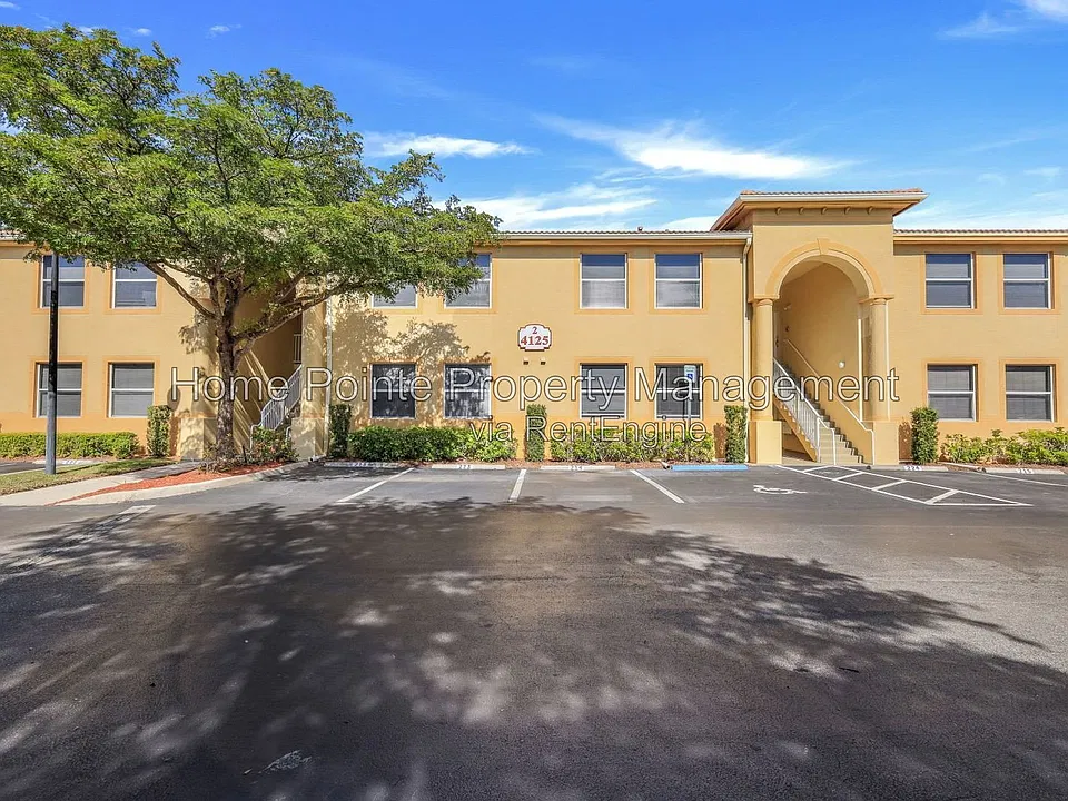 4125 Bellasol Cir #221