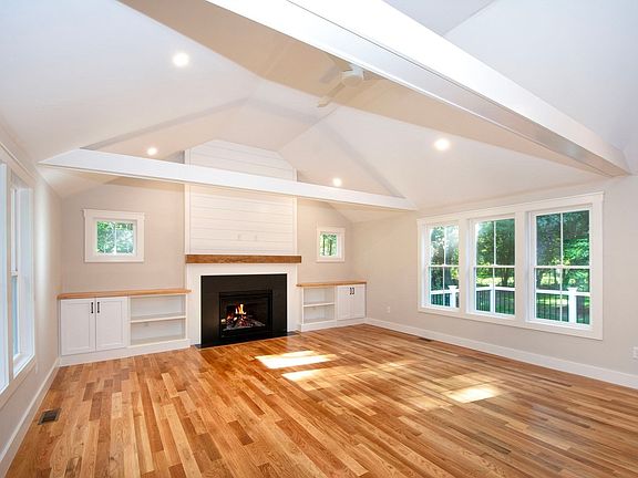 4th image of 10 Popes Ln