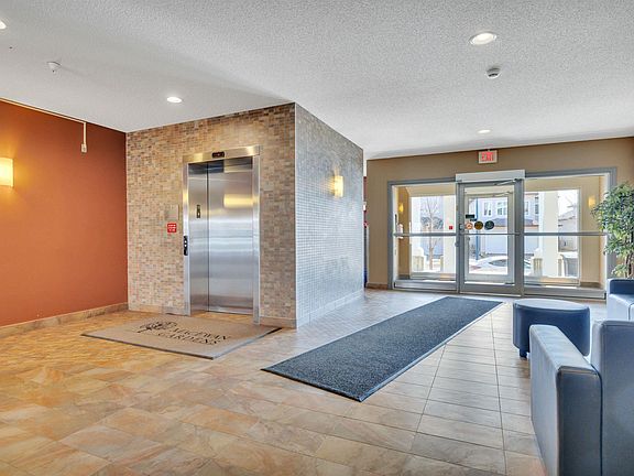 4th image of 226 Macewan Rd SW #211