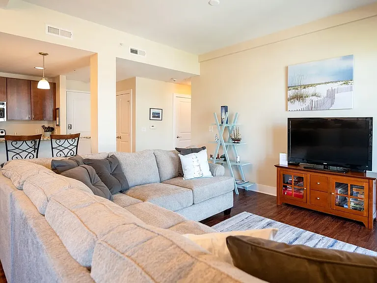 529 Miller Dr #312 — Photo 8