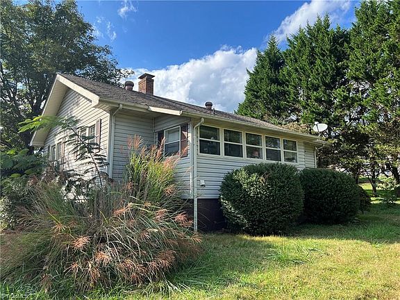 3rd image of 117 Hillcrest St