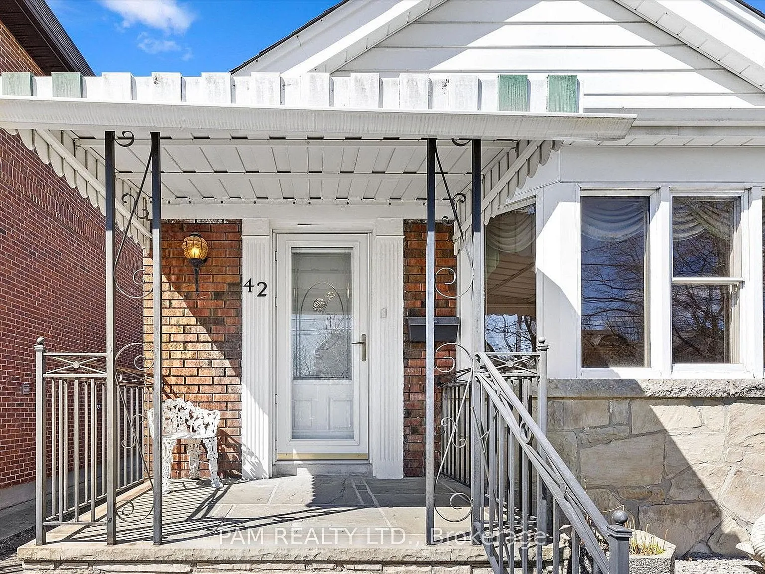 2 bed, $3,200 — Photo 2