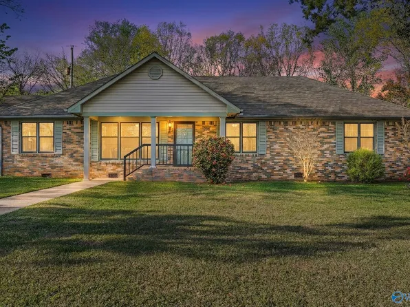 1209 Griffin Rd NW, Hartselle, AL 35640