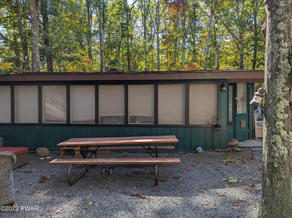 134 Crow Ln, Shohola, PA 18458
