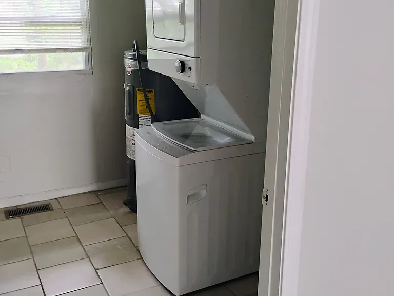 853 Haven St SE — Photo 6