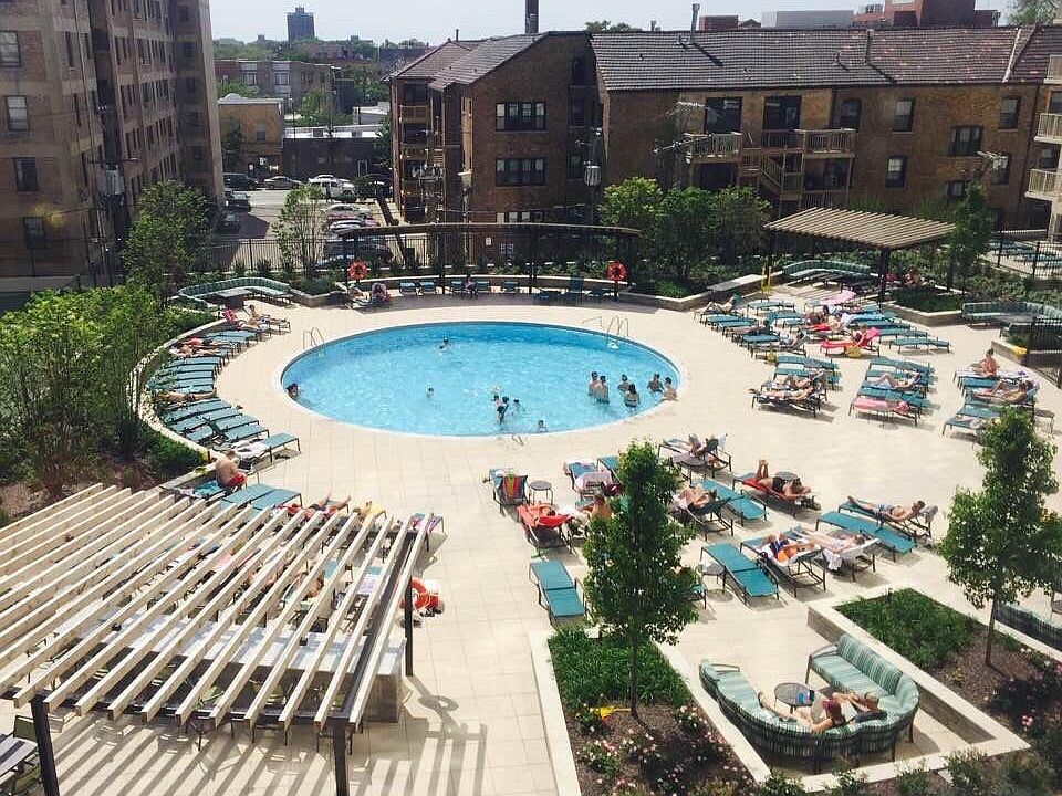 1st image of 3930 N Pine Grove Ave APT 2913