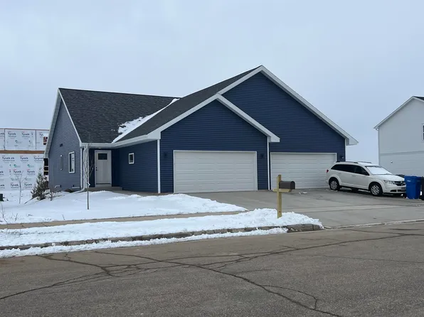 944 Oregon Parks Ave, Oregon, WI 53575