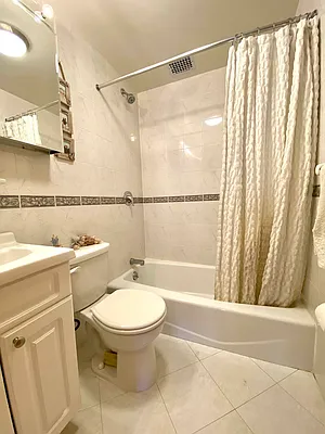 Rented by Harris Philip NYC | media 42