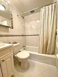 Rented by Harris Philip NYC