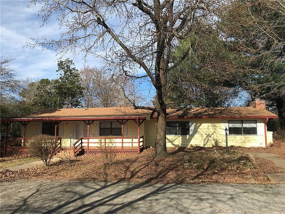 1st image of 1309 W Pecan St