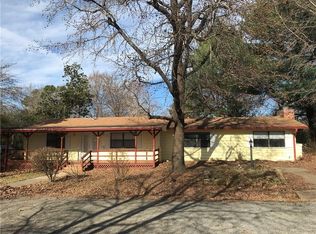 1309 W Pecan St, Bentonville, AR 72758