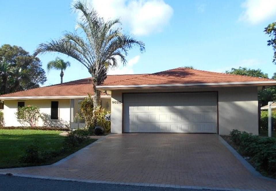 1st image of 9020 SE Yacht Club Cir