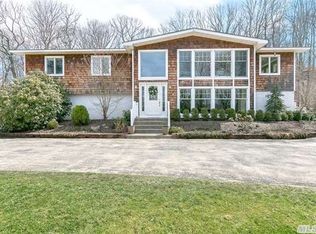 22 Stony Hollow Rd, Centerport, NY 11721