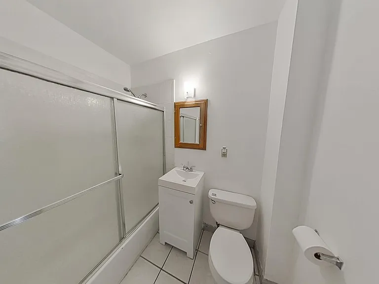 1540 Tremont St #3R — Photo 8