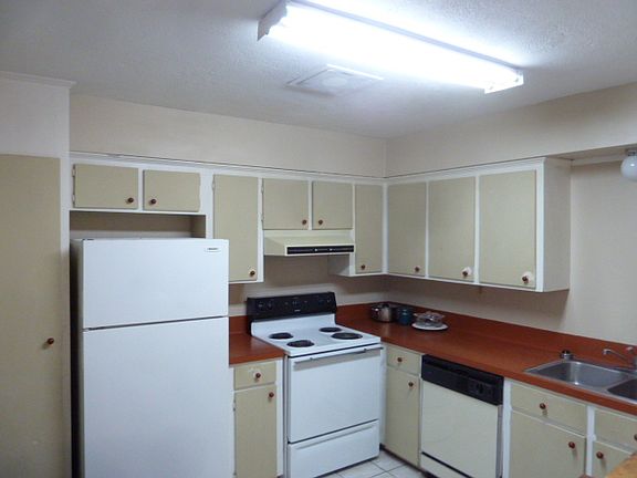 5th image of 316 Columbia Ct
