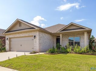 7002 Lost Creek Dr, Huntsville, AL 35806