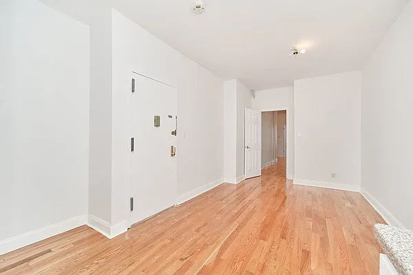 Rented by Compass | media 12