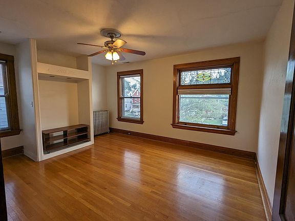 3rd image of 2324 Kenilworth Ave #2