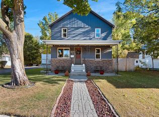 327 Main St, Oconto, WI 54153
