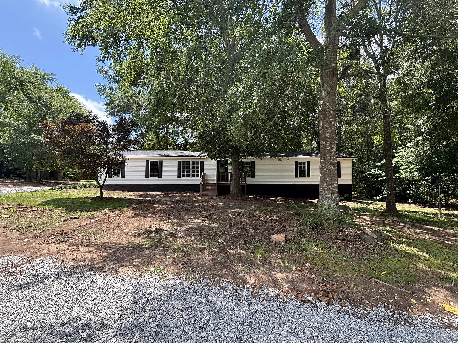 4 bed, 2128 sqft, $2,100 — Photo 2