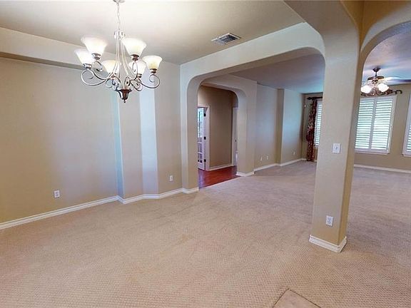 4th image of 403 Quarry Springs Dr