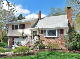 66 Midwood Rd, Glen Rock, NJ 07452