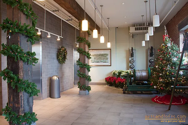 Rented by aptsandlofts.com | media 14