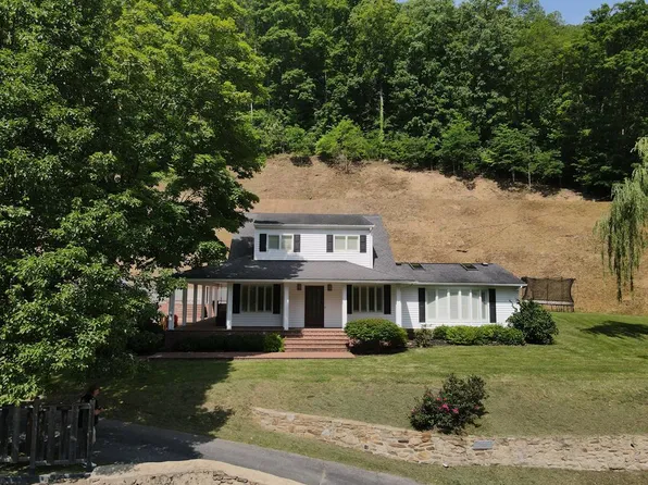 19688 Riverside Dr, Grundy, VA 24614