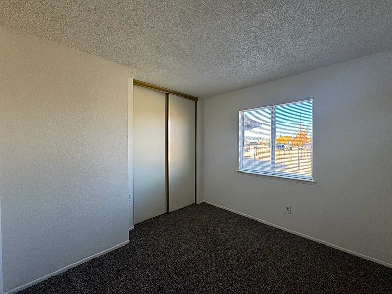 13718 Nassau Dr — Photo 10