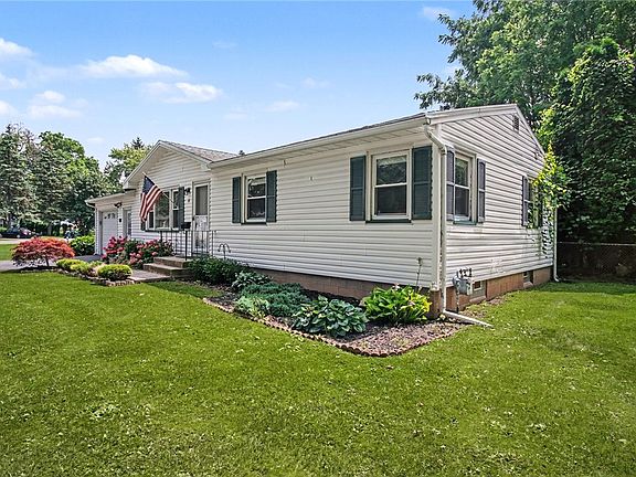 4th image of 41 Lansing Cir N