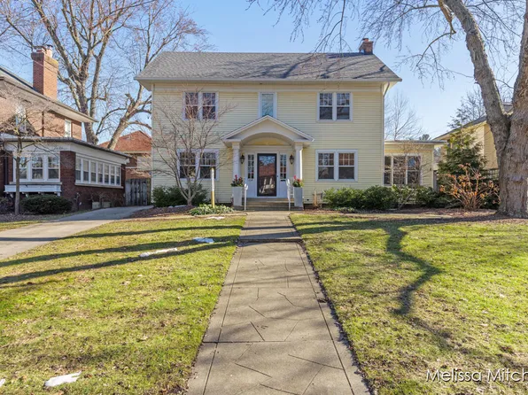 554 Rosewood Ave SE, East Grand Rapids, MI 49506