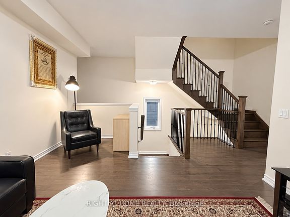 4th image of 10 Morrison Cres