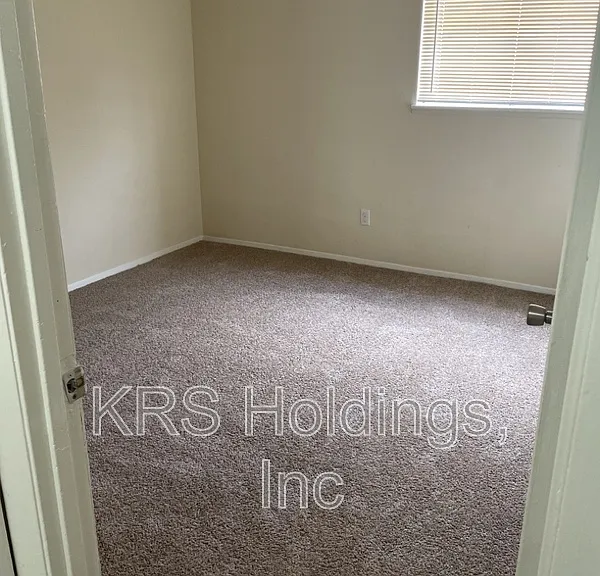 1229 Nelson St #A — Photo 5