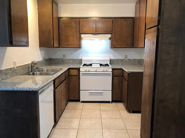 888 Greenfield Ave #F — Photo 5