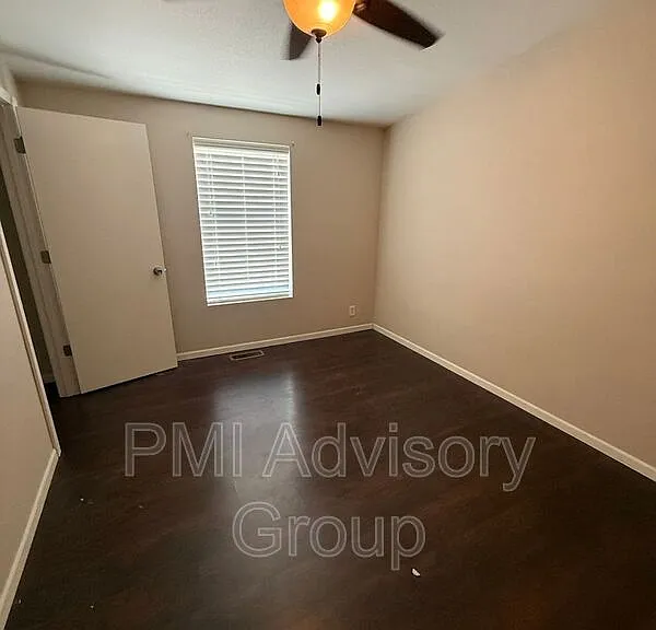 1727 SW Mission Ave — Photo 5