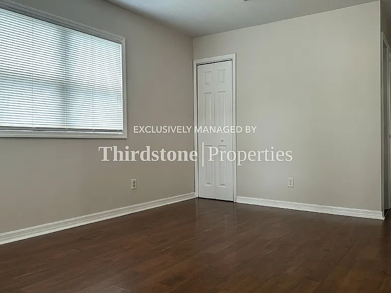 1173 W 27th St — Photo 9