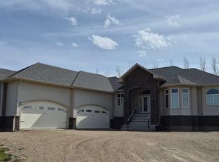 8 N Grasslands Rd, Taber, AB T0K0B0