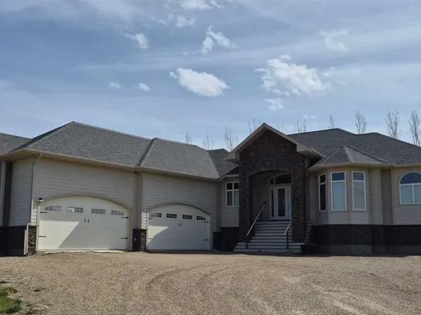 8 N Grasslands Rd, Taber, AB T0K 0B0