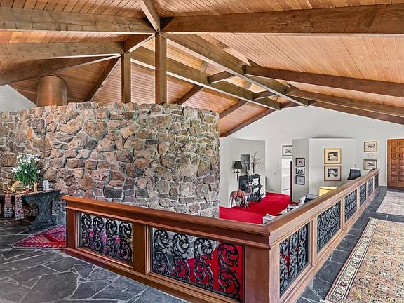 4th image of 7 Chateau Pl