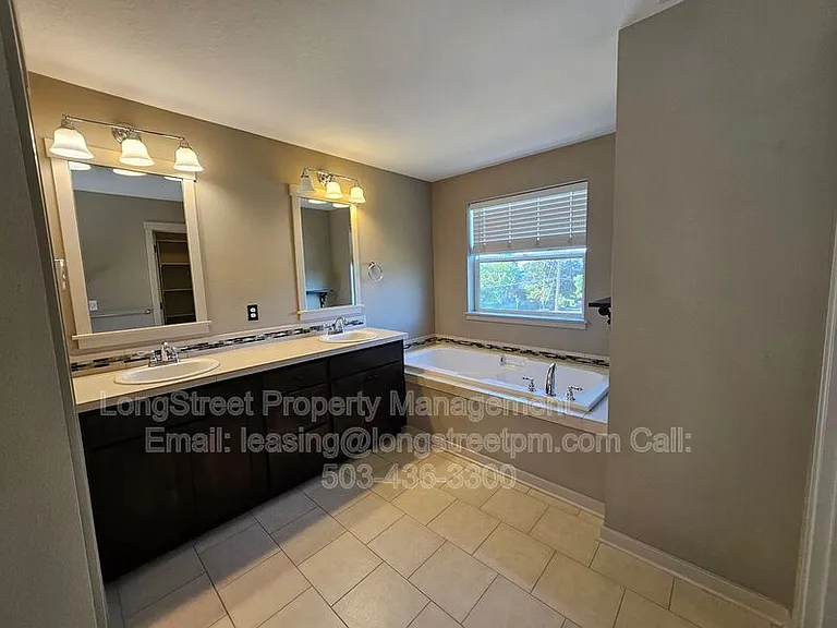 6458 NE 8th Ave — Photo 44