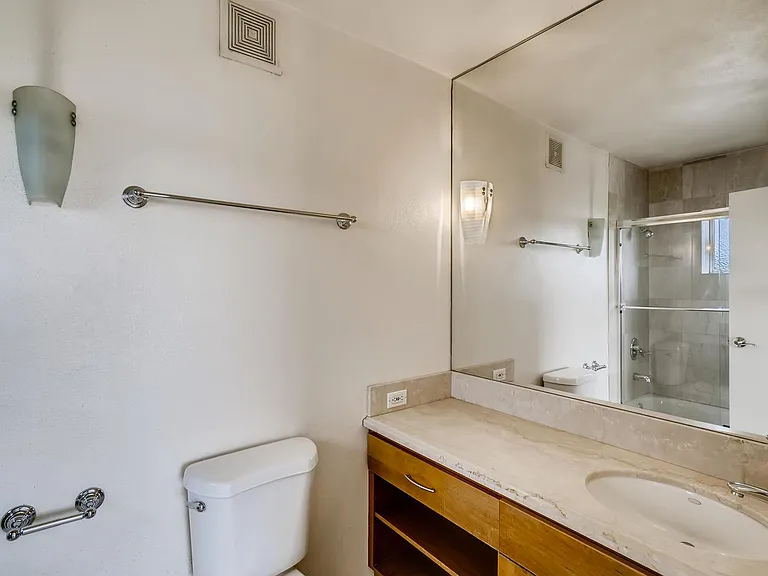 Skyline House — Photo 23